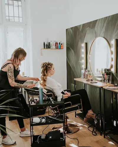 KP Hairstyle Karolina Polok